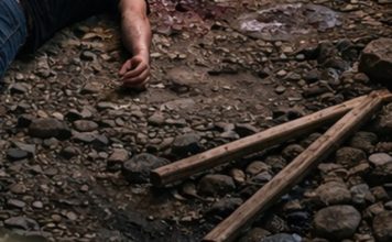 老板拿木棍插嘴旋转 男子讨薪水被打死弃尸