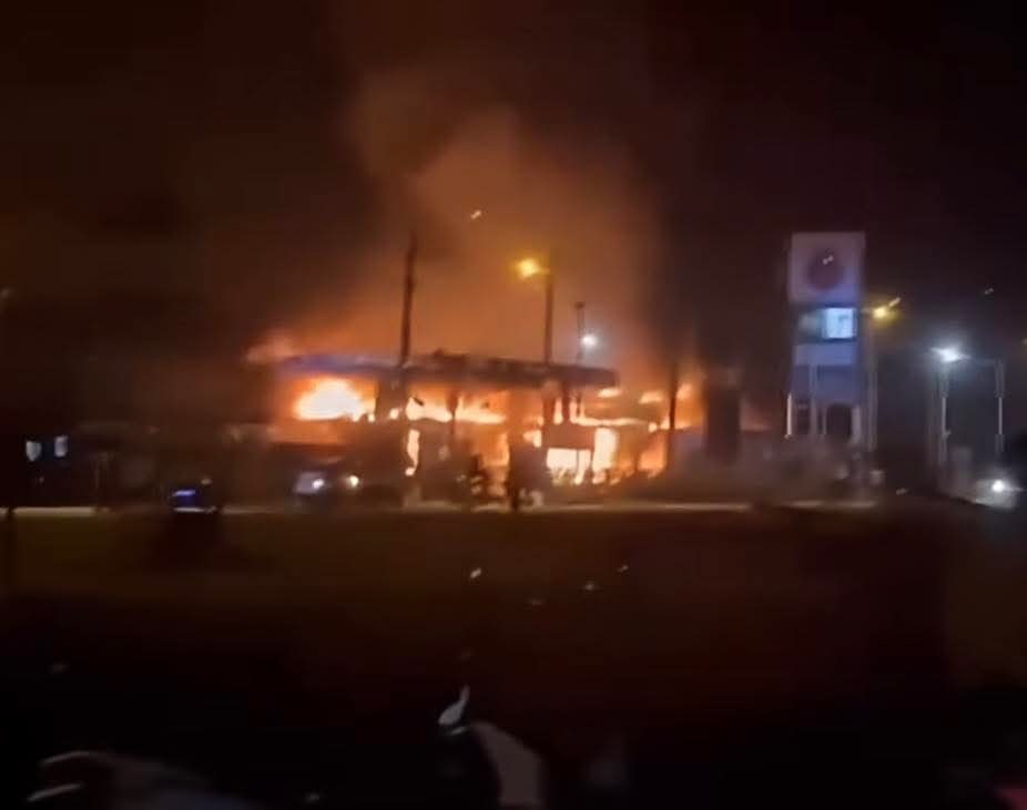 e6b3b0e58d97e5868de4bca0e8a2ade587bb-3e5ba9c11e4b8aae58aa0e6b2b9e7ab99e981ade782b8e5bcb9e8a2ade587bb-1