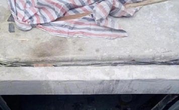 安装750公斤巨型玻璃 男子被压身亡