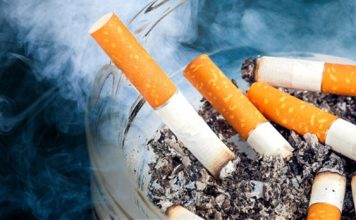 “爸爸,你的烟瘾害了我” 13岁少女患胃癌末期