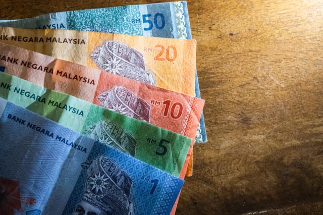 ringgit-strengthens-further-touches-five-year-high-at-4-v0-IYtWhO0embAWV82-XC6zmWhfshenDQ9NXThMVxpX0uw