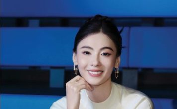 45岁张柏芝状态惊人 带三子现身机场