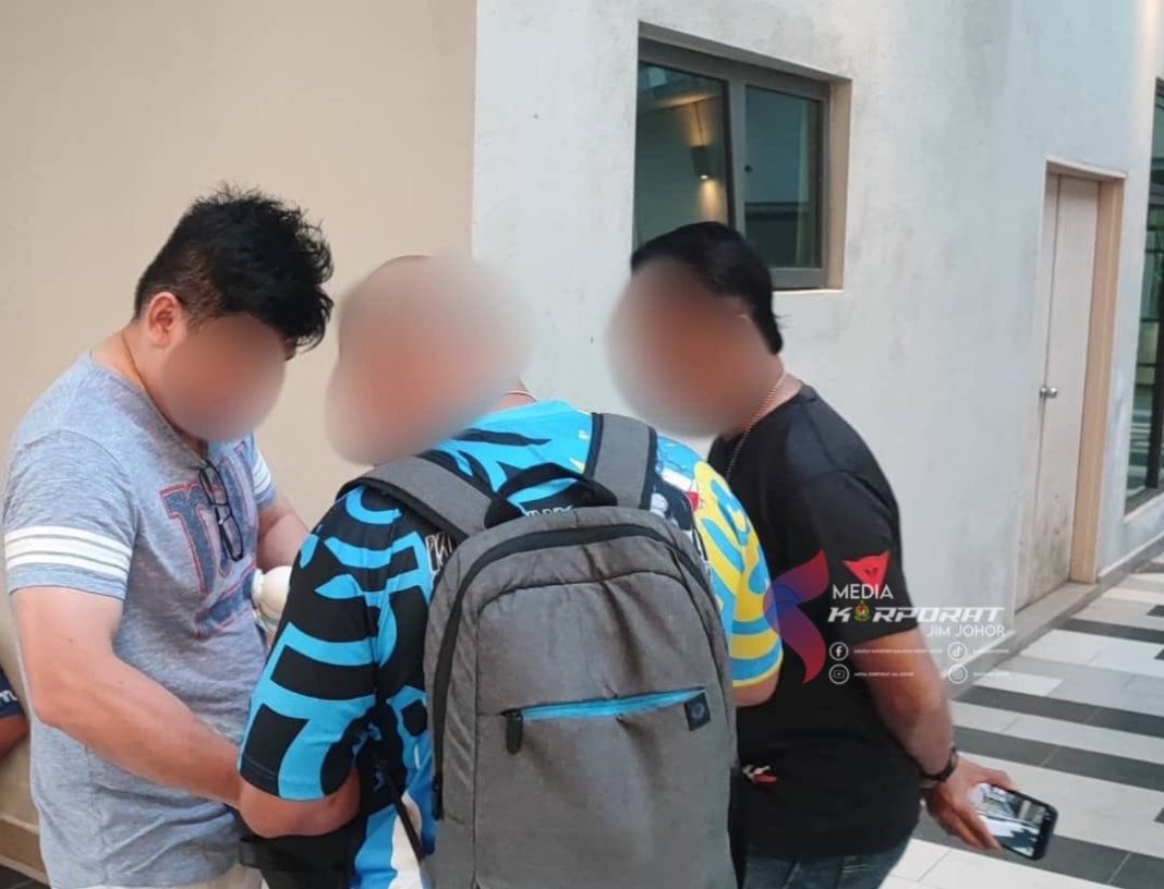 1000d50b-22e9-4146-aae0-706fd4e8a816