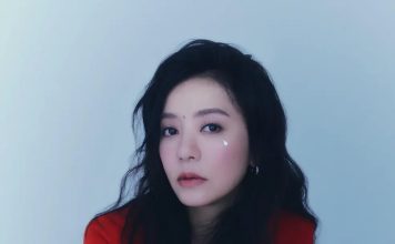 丁当红裙现身海边遭误会 路人摇车窗喊“救命”