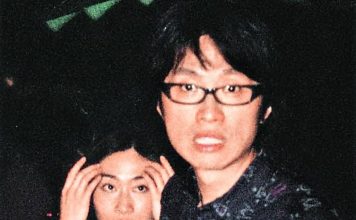 脱衣惊现大片泼墨 黄子华真刺青曝光