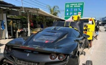 开老爸法拉利失控撞堤 肇祸司机是20岁大学生