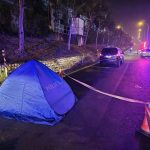 男子离奇躺在马路 遭3车连环辗毙成肉泥