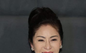 向太揭秘抗癌往事 脑瘤缠身十年险失明