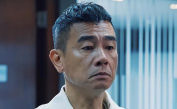 陈小春返乡开会名牌露馅 豪砸百万让“全家改名”