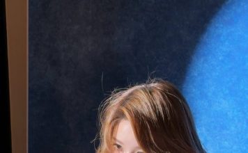 女星高订礼服刚下秀场就上身 深海女神造型获赞