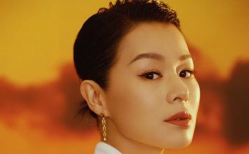 胡杏儿央视活动“零修图照”疯传 法令纹真实炸现