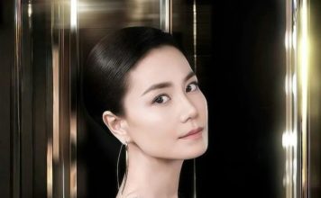 王菲6度登春晚 一袭白裙“仙气炸裂”全场