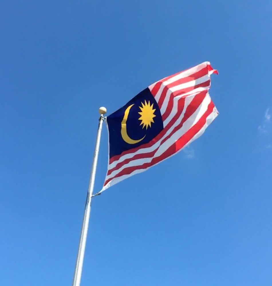 Flag_of_Malaysia_on_pole