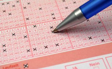 21老友集资买字中头奖 一人分走近3000万