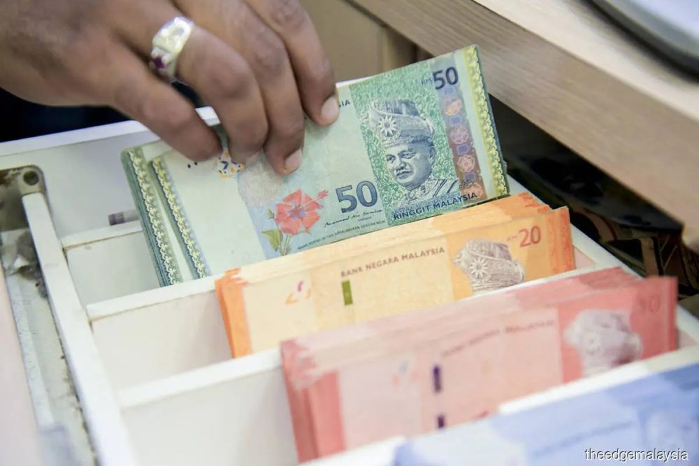 Ringgit_TEM1544_20241009162120_theedgemalaysia