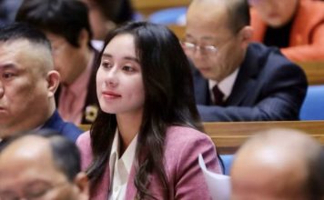 赌王最美千金 不进娱乐圈进政坛