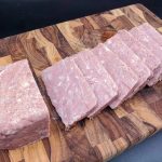 不满穆斯林邻居玩闹 男子撒猪肉诅咒对方