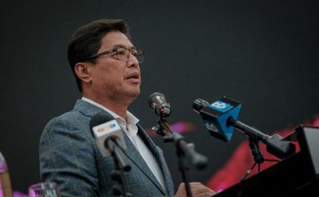 “雪球越滚越大” 反贪一哥再被爆持股另一公司