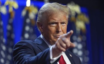 美国对全球关税再拉高 特朗普宣布从10%调至15%