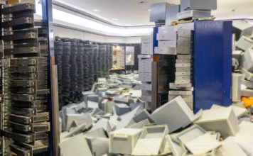 神偷凿墙洗劫银行3000保险箱 卷走1.38亿现金与珠宝