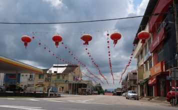 新村团拜“追问拨款” 村长:20万承诺等了一年还没到