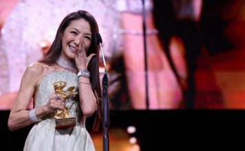 杨紫琼再创历史 成首位拿“金熊奖”的华裔女星