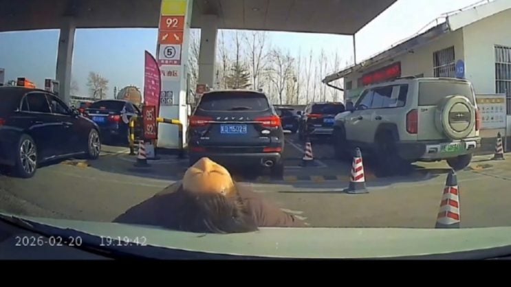 fn260227crazy-101312-743x418