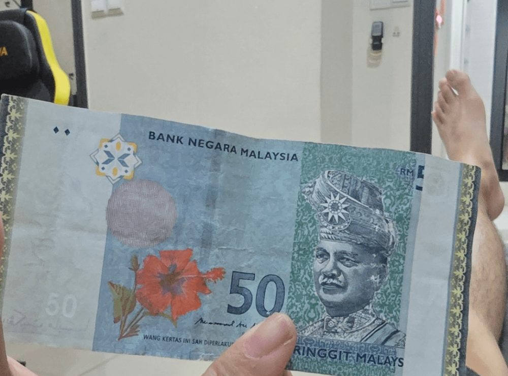 found-this-50-ringgit-v0-f61ghpvfa61f1