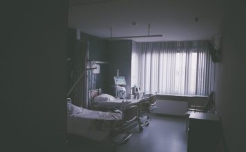 灵魂离体穿越黑暗通道 女子分享临死前的画面