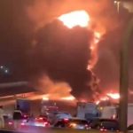 疑遭导弹袭击 美国大使馆爆炸起火