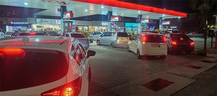 260401pfb37h_gas-station