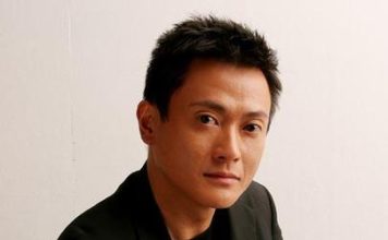 男星曾被骂“渣男” 携新欢与女儿现身庙宇