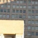 窗台留巧克力手印 5岁童惊传17楼公寓坠亡