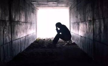 从月入稳定到身无分文 华裔男曝偏门行业真实代价