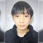 男童校门口下车离奇失踪 几天后在深山找到书包