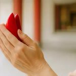 42岁女遭割喉身亡 儿子现场招魂1次就圣筊