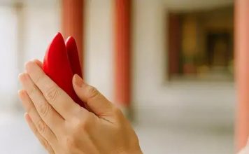 42岁女遭割喉身亡 儿子现场招魂1次就圣筊