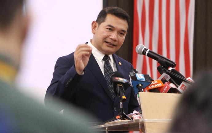 _E6_8B_89_E8_8F_B2_E5_85_B9