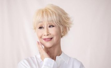 “御用富婆”罕见现身 与一众隐形富豪聚餐