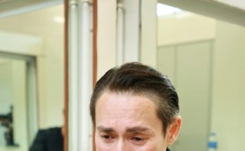 丧妻后情绪低落 男星瘦到认不出