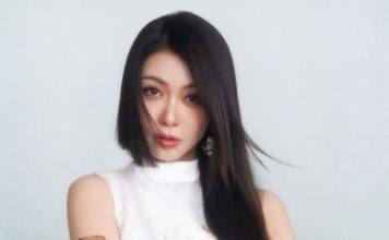 女星表演冷到发抖 主持人脱外套救场