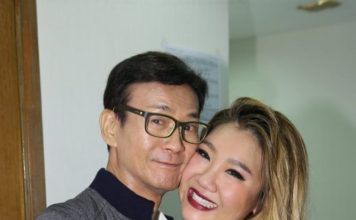 郑少秋近照流出 身形瘦如“纸板人”