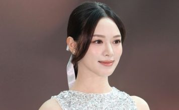 港姐低调回冯家祠堂祭祖 不忘求美食攻略