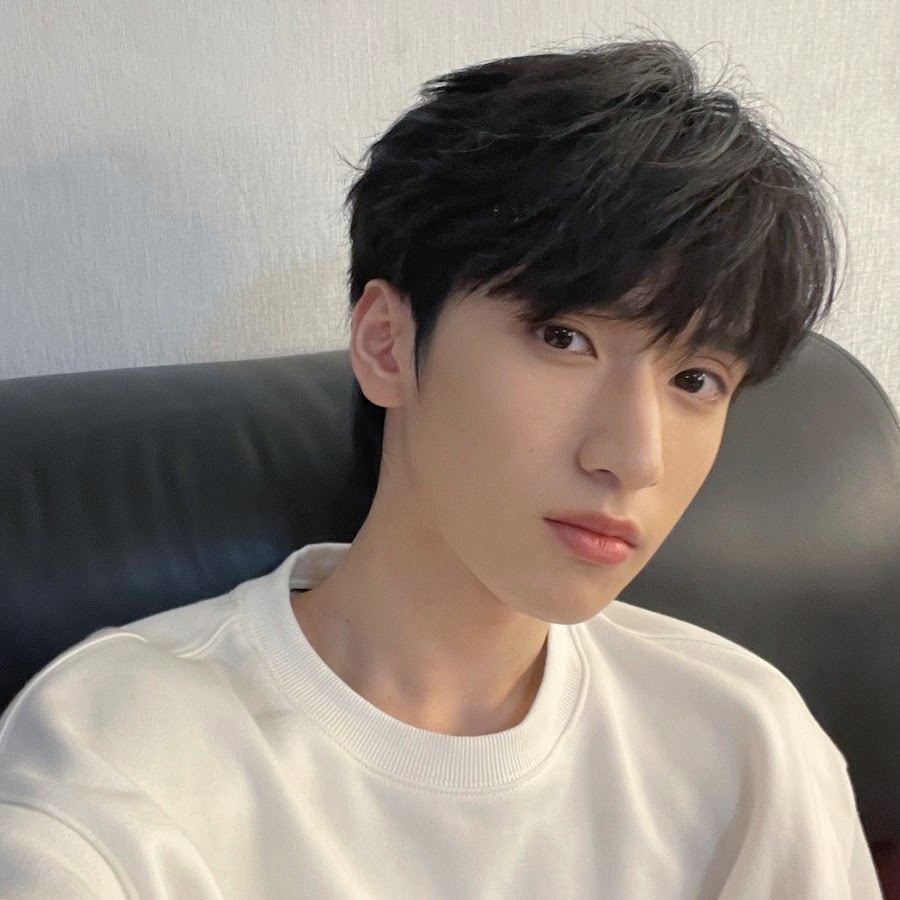 KQv9UJ_LcUhHQa-NURv3GuaMAEI70lWC