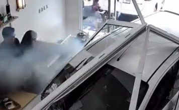 轿车突失控冲进餐厅 顾客闪避不及受伤