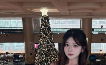 卡牌店请对员工 一夜之间迅速爆红