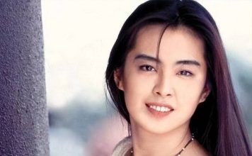 息影22年罕见现身 王祖贤开抖音玩“凌乱美”