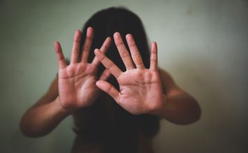 18岁女遭8男轮流接力侵犯 还拍片上传社媒炫耀