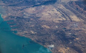 特朗普称拟派军舰护航 伊朗呛:正等着他们来