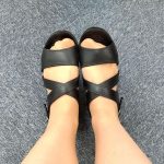 女子脱鞋飘臭酸鱼腥味 男子一闻惊觉遭骗150万